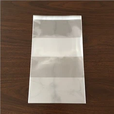 Couverture de livre en plastique transparent